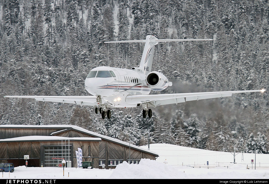 Во времена аренды «Уралвагонзавода» самолет бывал и на горнолыжных курортах. Санкт-Мориц, Швейцария 7 января 2012 года