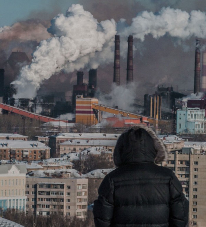 Владислав Пинаев считает, что «на экологию в городе во многом влияют не заводы, а автомобили»