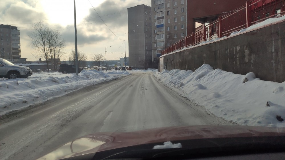 Тагильских дорожников оштрафовали за плохую уборку снега