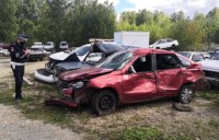 На Серовском тракте водитель Lada Granta уснул за рулем и вылетел с трассы. Один человек погиб (фото)