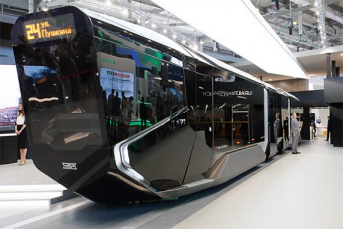 Гендиректор УВЗ Потапов предложил использовать трамваи R1 в свадебных кортежах