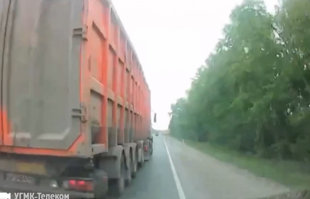 Свердловские водители подрезают машины, в которых установлены камеры: видео