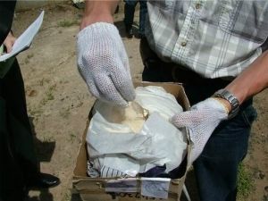 Три килограмма наркотиков в тайнике на трассе Нижний Тагил – Черноисточинск: пойман наркосбытчик