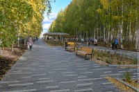 В Нижнем Тагиле торжественно открыли отремонтированный парк. Посмотрите, что сделали за 40 млн руб