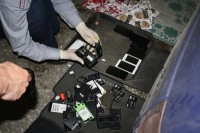 В Нижнем Тагиле в колонию пытались провести в бампере автомобиля телефоны и наркотики (фото)