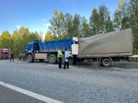 На Серовском тракте грузовик догнал «Камаз». Водитель погиб на месте (фото)