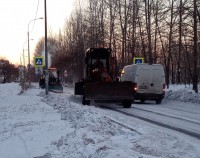 ГИБДД Нижнего Тагила просит не мешать дорожникам убирать снег