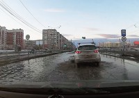 Тагильские дороги, которые открывали с министром и шариками, превратились в реки (фото)