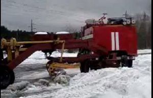 Нижний Тагил снова веселит страну: в городе снег убирает пожарная машина, к которой прицепили плуг (видео)