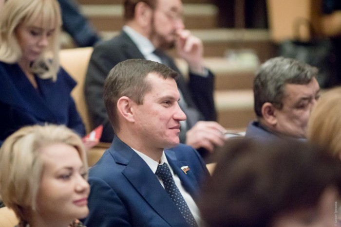 «Как же жить с этим горем?» Депутата Госдумы от Нижнего Тагила Алексея Балыбердина включили в санкционный список Украины