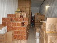 В Нижнем Тагиле накрыли крупный склад с алкоголем и табаком без марок (фото)