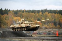 После отказа Минобороны от дорогой «Арматы», гендиректор Уралвагонзавода предложил сделать танк Т-90 беспилотным