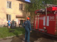 На Вагонке подожгли 2-х этажный дом. В огне погиб 44-летний мужчина (фото)