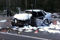 На Серовском тракте столкнулись три автомобиля: пострадали четыре человека (фото)