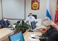 Депутат Госдумы застращал тагильского мэра: Пинаев собрал совещание с главврачами