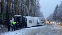 СМИ: автобус, который попал в аварию на Серовском тракте, уже вылетал с трассы