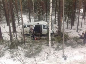На Серовском тракте в кювет улетела пассажирская «Газель»: двое погибли, шестеро пострадали (фото)