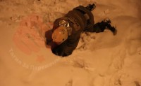 В Нижнем Тагиле пожарные ползали в поисках заваленного снегом гидранта (видео)
