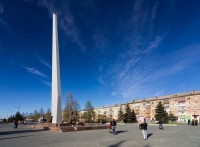 Владислав Пинаев раскритиковал подрядчиков за некачественное содержание площади Славы (видео)