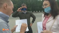 У тагильской полиции возникли претензии к сборщикам подписей за возврат прямых выборов мэров (видео)