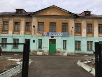 В школе Нижнего Тагила на головы четвероклассников обрушился потолок: детям запретили даже делать фото