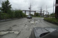 Тагильчанин полгода пытается добиться ремонта дороги (фото)