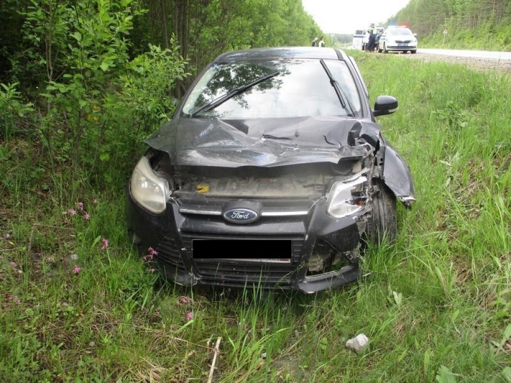 Водитель Ford устроил аварию на Серовском тракте. Он оказался наркоторговцем