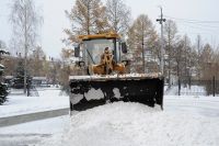 Коммунальщики обещают расчистить город от снега