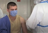 СМИ: на Урале запретили рекламировать вакцину от ковида, так как заразился депутат, поставивший её себе