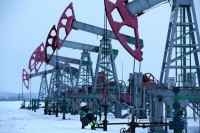 ЕС согласовал «историческое» нефтяное эмбарго. Что это значит для России?