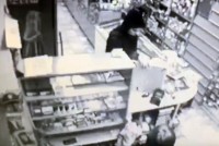 Тагильчанин украл кассу из продуктового магазина из-за отказа продавца обслужить без маски (видео)