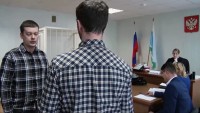 За оторванные пальцы работника мебельной фабрики руководитель получил штраф в 20 тыс руб, уголовное дело прекращено