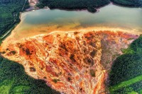 Кислотные реки из Левихинского рудника попадают в водопроводную сеть Нижнего Тагила, но власти жалеют деньги на нейтрализацию ядовитых вод