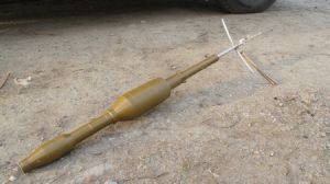 Суровый тагильчанин уснул в подъезде с гранатомётным снарядом. А раньше он его разобрал