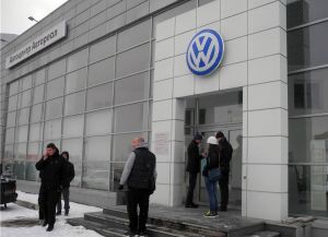 «Зарплату не платили с мая!» — сотрудники салона Volkswagen в Нижнем Тагиле пишут заявление в прокуратуру