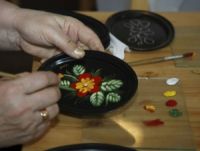 В Нижнем Тагиле откроется выставка мастера по росписи подносов Ирины Смыковой