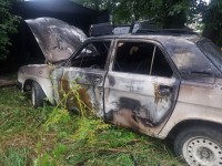 На Тагилстрое сожгли «Волгу» вместе с гаражом (фото)