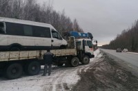 Покрышки - лысые, дорогу обработали солью: подробности смертельного ДТП с автобусом на Серовском тракте