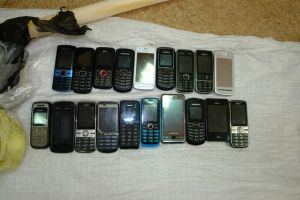 Тагильскую колонию "обстреляли" сотовыми телефонами (фото)