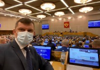 Депутат Госдумы попал в больницу с коронавирусом. Он прививался