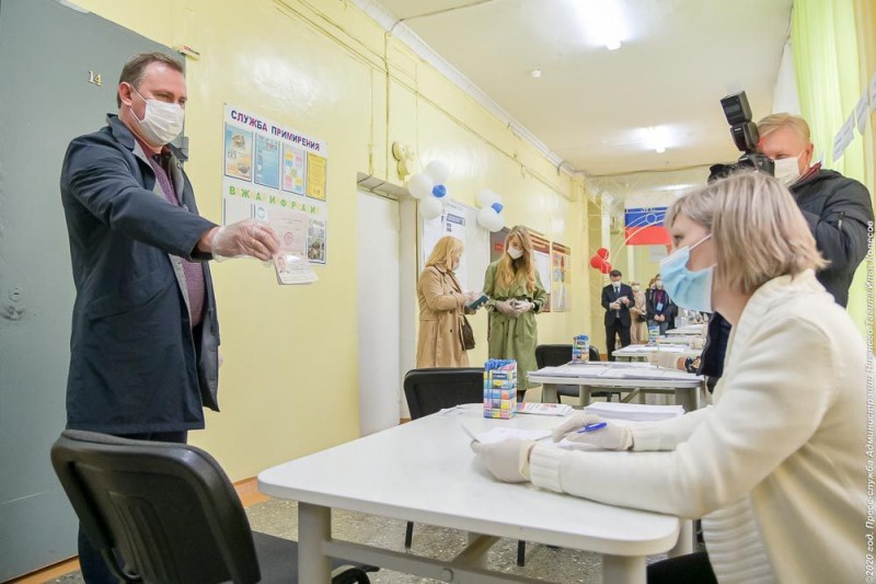 Жители Екатеринбурга и Нижнего Тагила по-прежнему не хотят идти голосовать: явка в два раза ниже среднероссийской. Итоги 5 дней