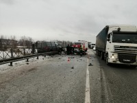 Стрелка спидометра замерла на 150 км/ч: подробности аварии на Серовском тракте, в которой погибла семья