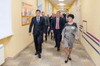 Губернатору Куйвашеву в Нижнем Тагиле показали отремонтированную школу, парк «Народный» и реконструированную улицу Космонавтов (фото)