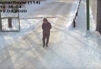 Тагильские полицейские ищут мужчину, ограбившего пенсионерку на улице Пархоменко (видео)