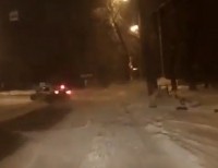 Тагильских водителей предупредили об опасной ловушке на дороге (видео)