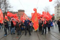 «Мы просто встали в колонну и всё!». Тагильские коммунисты все же прошли в параде Победы, несмотря на запрет мэрии (фото)