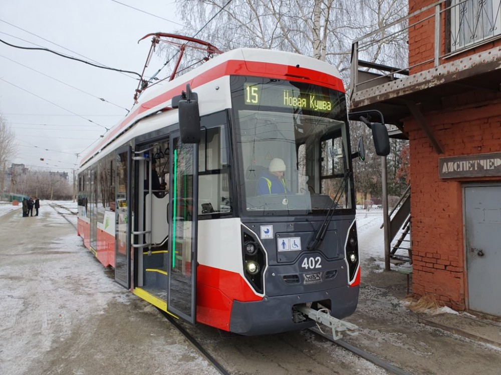 Тагильчанке зажало руку дверью нового трамвая: завод изменит конструкцию (обновлено)