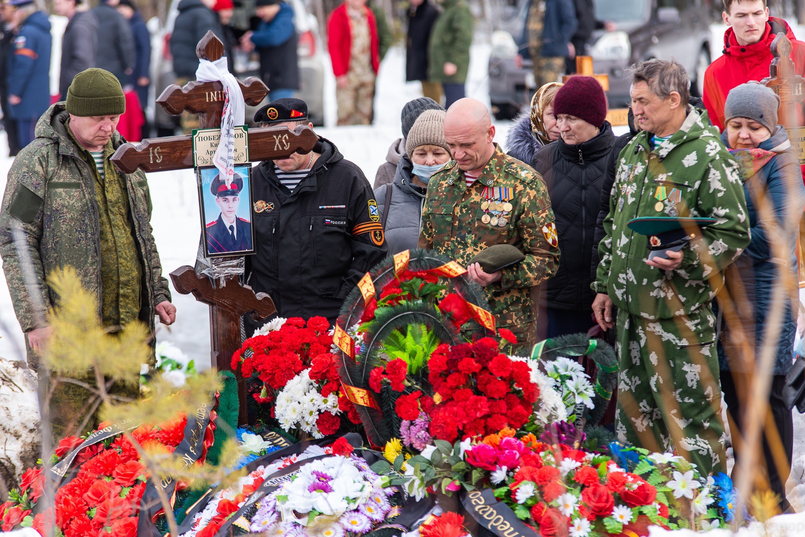 Последние новости сколько погибших. Прощание с погибшим на Украине. Украина похороны солдат.