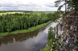 Мужчина погиб во время катания на моторной лодке