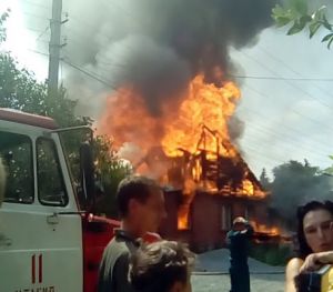 Жилой дом сгорел на Старой Гальянке (фото, видео)